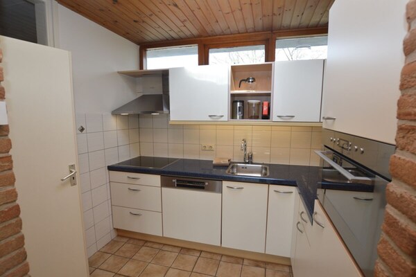 Foto van Bungalow in Den Burg met zwembad - Vakantiehuis in Den Burg - Untagged