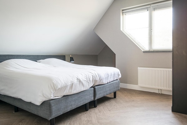 Foto van Moderne villa met een privéterras in De Cocksdorp - BedRoom