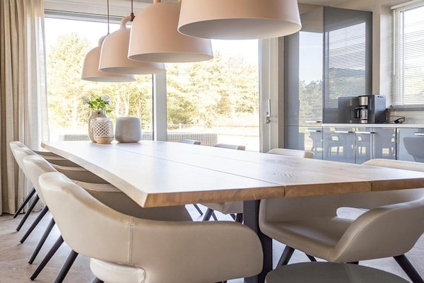 Foto van Moderne villa met een privéterras in De Cocksdorp - DiningRoom