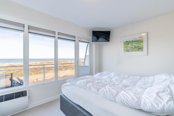 Foto van 4 Persoons appartement met zeezicht - Vakantiehuis in De Koog - BedRoom