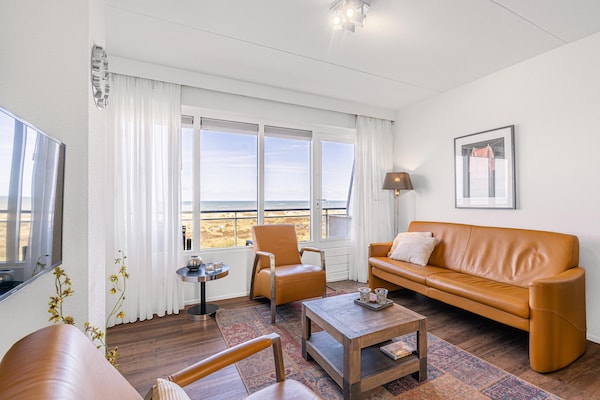 Foto van 4 Persoons appartement met zeezicht - Vakantiehuis in De Koog - LivingRoom