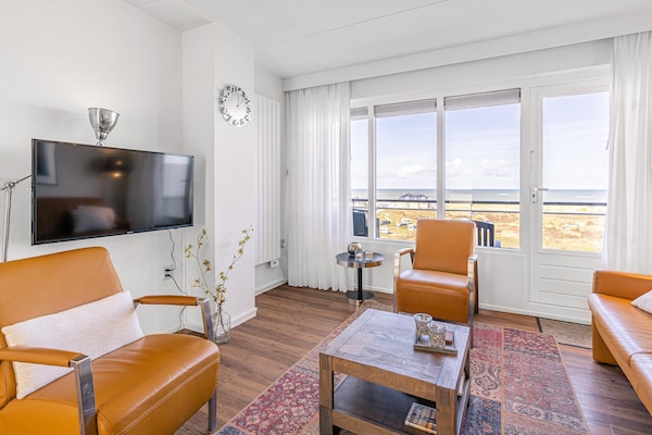 Foto van 4 Persoons appartement met zeezicht - Vakantiehuis in De Koog - LivingRoom