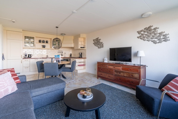 Foto van 2 persoons zeezicht appartement - Vakantiehuis in De Koog - LivingRoom
