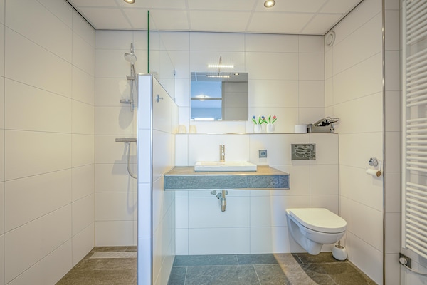 Foto van 2 persoons eilandzicht appartement - Vakantiehuis in De Koog - BathRoom