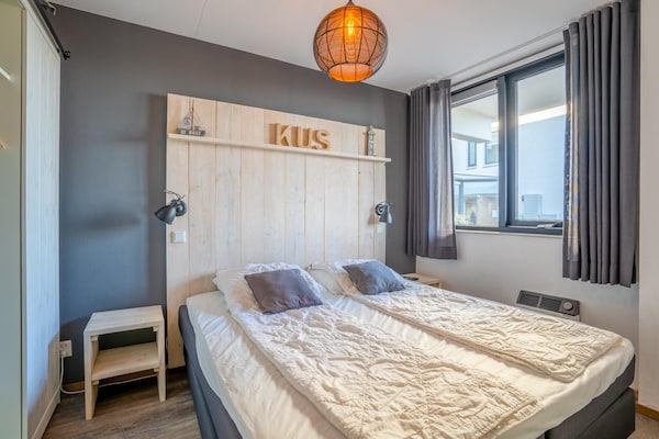 Foto van 4 Persoons appartement met eiland-zeezicht - Vakantiehuis in De Koog - BedRoom
