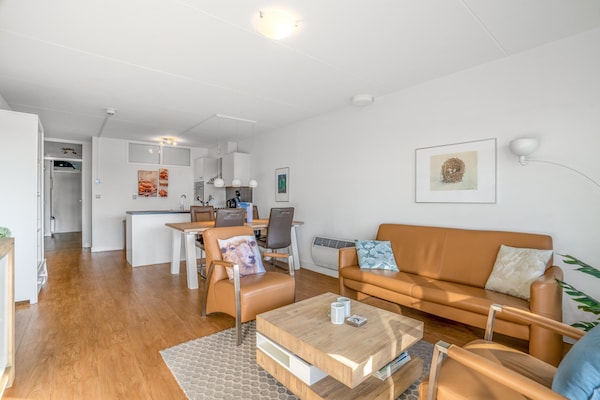 Foto van 4 Persoons appartement met eiland-zeezicht - Vakantiehuis in De Koog - LivingRoom