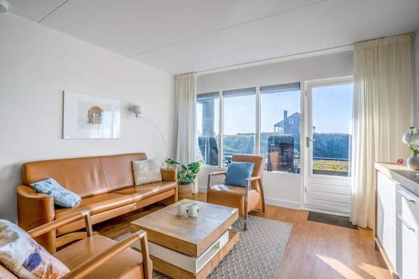 Foto van 4 Persoons appartement met eiland-zeezicht - Vakantiehuis in De Koog - LivingRoom