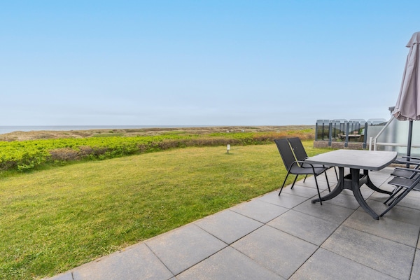 Foto van 4 Persoons appartement met zeezicht - Vakantiehuis in De Koog - TerraceBalcony