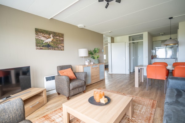 Foto van 4 Persoons appartement met zeezicht - Vakantiehuis in De Koog - LivingRoom