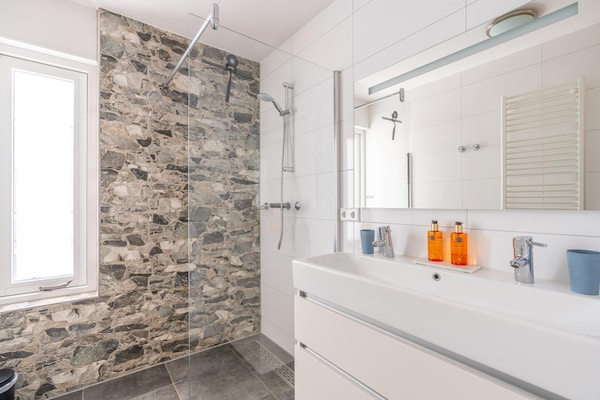 Foto van 4 Persoons appartement met eilandzicht - Vakantiehuis in De Koog - BathRoom