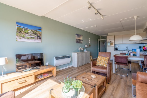 Foto van 4 Persoons appartement met eiland-zeezicht - Vakantiehuis in De Koog - LivingRoom