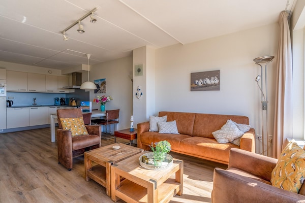 Foto van 4 Persoons appartement met eiland-zeezicht - Vakantiehuis in De Koog - LivingRoom