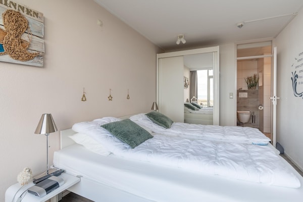 Foto van 2 Persoons appartement met zeezicht - Vakantiehuis in De Koog - BedRoom