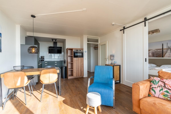 Foto van 2 Persoons appartement met eilandzicht - Vakantiehuis in De Koog - LivingRoom