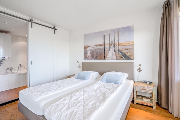Foto van 2 Persoons appartement met eilandzicht - Vakantiehuis in De Koog - BedRoom