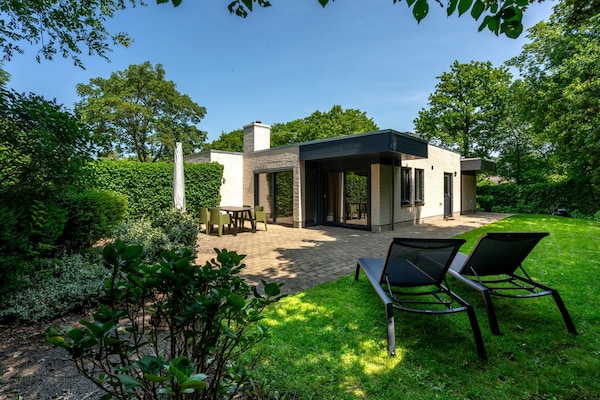 Foto van Bungalow voor 4 personen nabij de duinen van Texel - ExteriorSummer