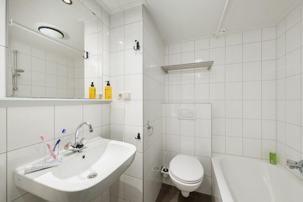 Foto van Appartement op Texel bij De Koog Centrum - Vakantiehuis in De Koog Texel - BathRoom