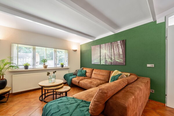 Foto van Hondvriendelijk verblijf met spa - Vakantiehuis in Voorthuizen - LivingRoom