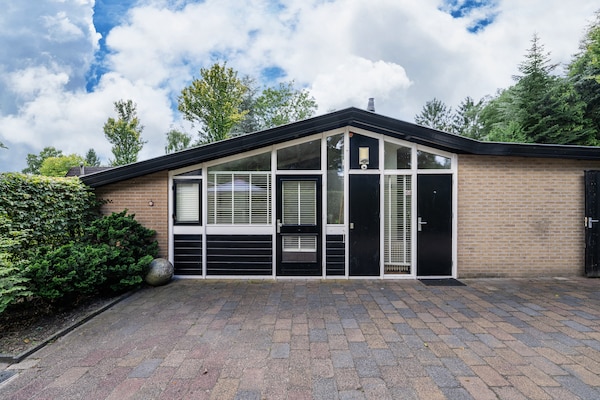 Foto van Hondvriendelijk verblijf met spa - Vakantiehuis in Voorthuizen - ExteriorSummer