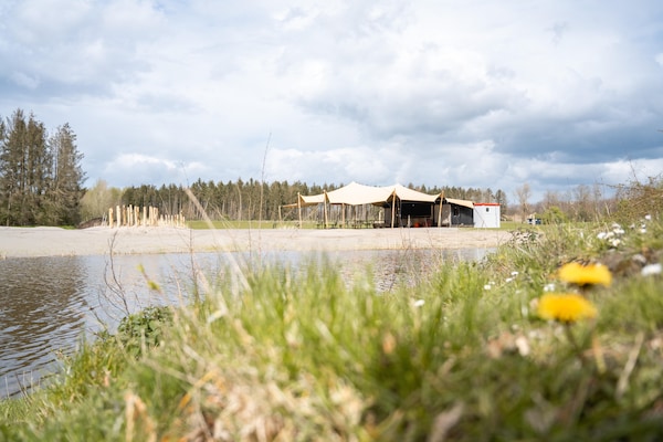 Foto van Waterlodge in Nederland met Terras - Vakantiehuis in Zeewolde - ParkFacilities