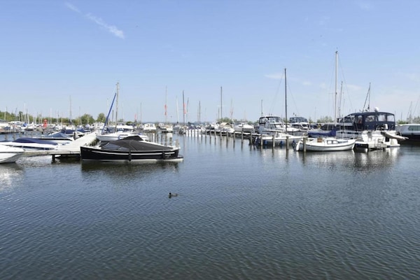Foto van Waterlodge in Nederland met Terras - Vakantiehuis in Zeewolde - AreaSummer20KM