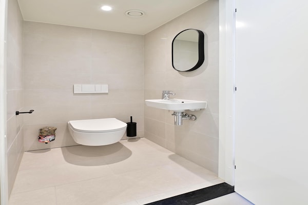 Foto van Waterlodge in Nederland met Terras - Vakantiehuis in Zeewolde - BathRoom