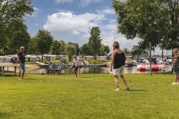Foto van Vakantiehuis in Nederland met Uitzicht op Water - Vakantiehuis in Maurik - Facilities