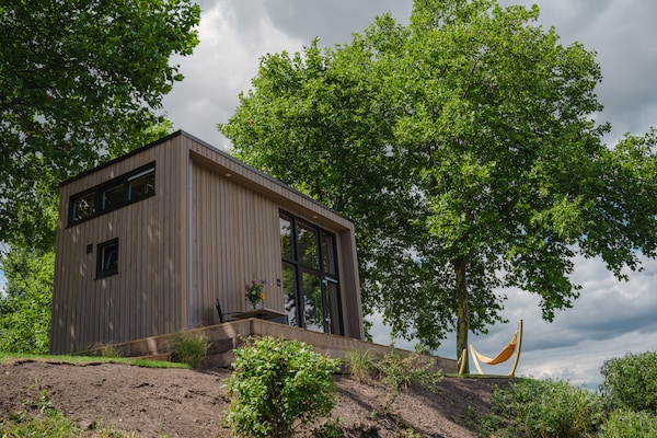 Foto van Tiny House aan Nederlands Water - Vakantiehuis in Maurik - Untagged