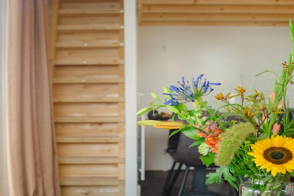 Foto van Tiny House aan Nederlands Water - Vakantiehuis in Maurik - Untagged