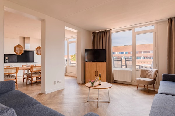 Foto van Luxe vakantie voor 10 personen - Vakantiehuis in Bruinisse - LivingRoom