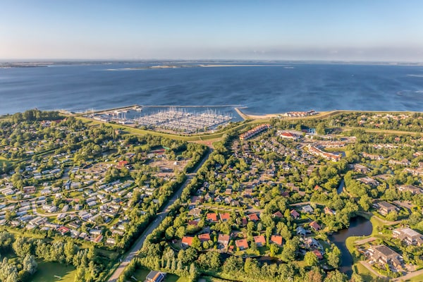 Foto van Gezellig romantisch familieverblijf - Vakantiehuis in Brouwershaven - ExteriorSummer