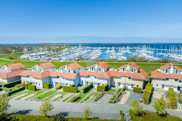 Foto van Vakantiehuis in Brouwershaven bij Grevelingenmeer - Vakantiehuis in Brouwershaven - ExteriorSummer