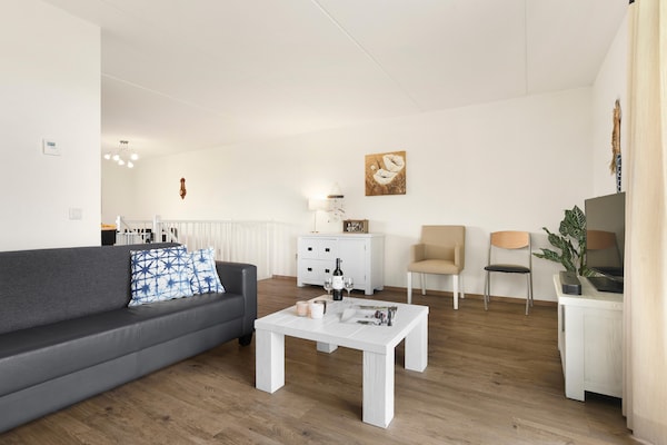 Foto van Vakantiehuis in Brouwershaven bij Grevelingenmeer - Vakantiehuis in Brouwershaven - LivingRoom