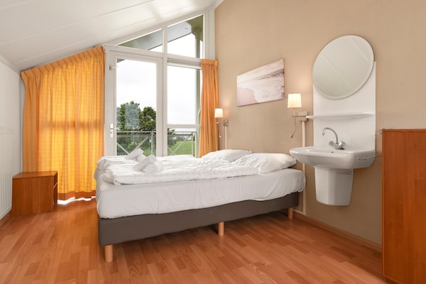 Foto van Vakantiehuis in Brouwershaven bij Grevelingenmeer - Vakantiehuis in Brouwershaven - BedRoom