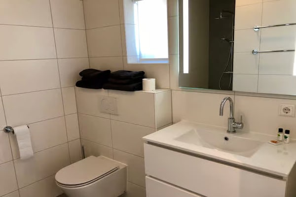 Foto van 4-persoons luxe lodge in Zoutelande - Vakantiehuis in Zoutelande - BathRoom