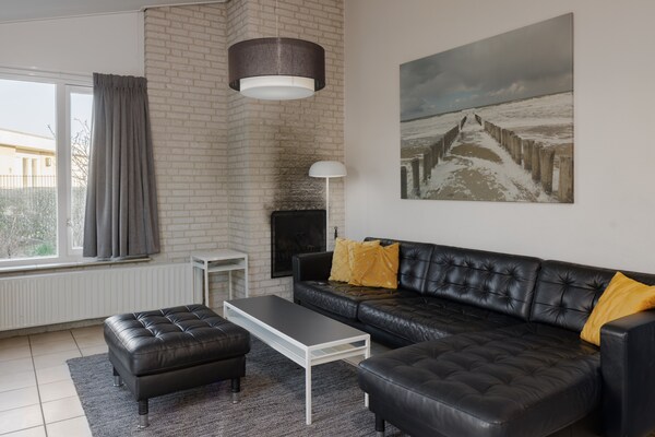 Foto van Bungalow in Nederland met Privé Sauna - Vakantiehuis in Kamperland - LivingRoom