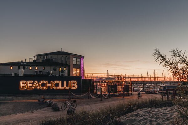 Foto van Bungalow in Nederland met Privé Sauna - Vakantiehuis in Kamperland - AreaSummer5KM