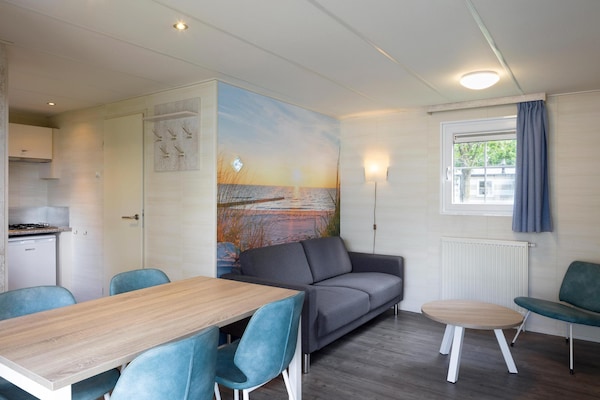 Foto van Gezellig chalet met terras - Vakantiehuis in Kamperland - DiningRoom