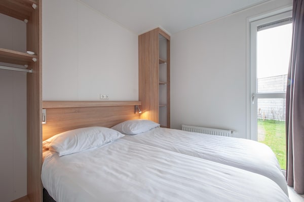 Foto van Lodge in Nieuwvliet Bad bij het Strand - Vakantiehuis in Nieuwvliet-Bad - BedRoom