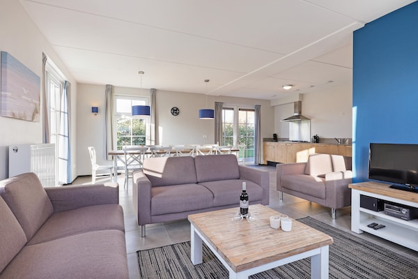 Foto van Vakantiehuis in Zeeland bij Noordzeestrand - Vakantiehuis in Nieuwvliet - LivingRoom