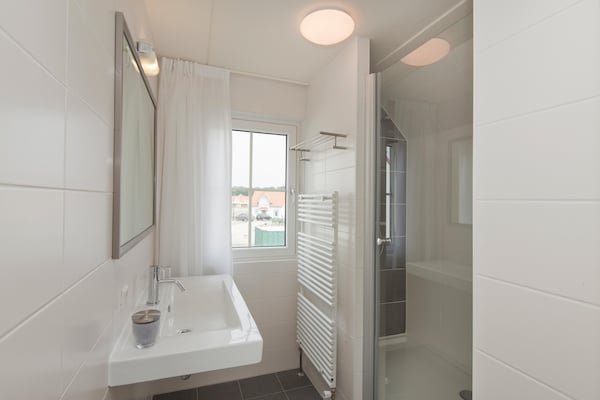 Foto van Villa in Cadzand-Bad bij Noordzeestrand - Vakantiehuis in Cadzand-Bad - BathRoom