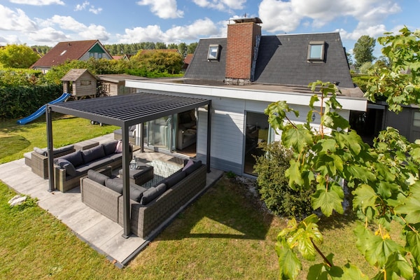 Foto van Vakantiehuis in Breskens bij het Strand - Vakantiehuis in Breskens - ExteriorSummer