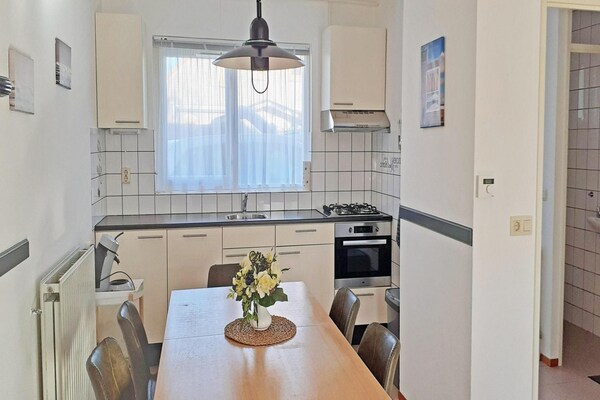 Foto van Bungalow in Breskens bij het Strand - Vakantiehuis in Breskens - Kitchen