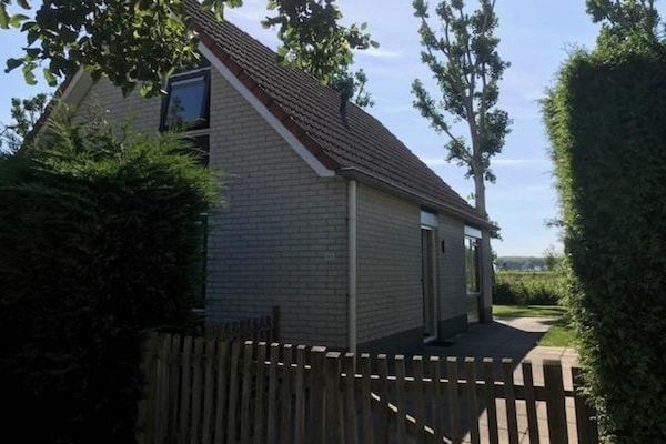 Foto van Vrijstaand huis in Breskens bij de kust - Vakantiehuis in Breskens - ExteriorSummer