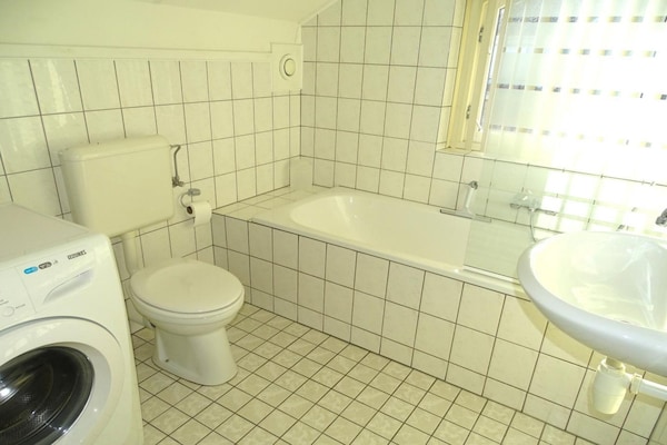 Foto van Bungalow in Breskens bij Strand en Vuurtoren - Vakantiehuis in Breskens - BathRoom