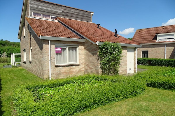 Foto van Bungalow in Breskens bij Strand en Vuurtoren - Vakantiehuis in Breskens - Ambiance