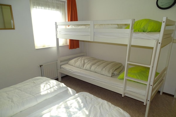 Foto van Bungalow in Breskens bij Strand en Vuurtoren - Vakantiehuis in Breskens - Ambiance