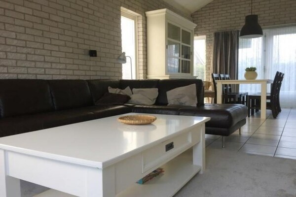 Foto van Huis in Breskens bij het Strand - Vakantiehuis in Breskens - LivingRoom