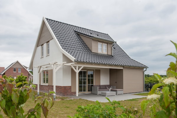 Foto van Villa in Klein Vink met Thermaalbad toegang - Vakantiehuis in Arcen - ExteriorSummer