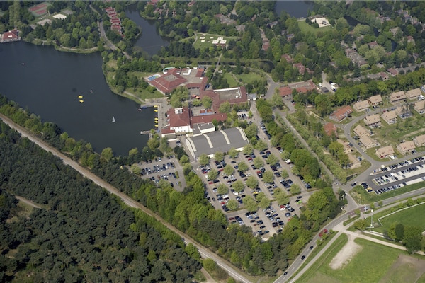 Foto van Vrijstaande familievilla met sauna - Vakantiehuis in Weert - ExteriorSummer